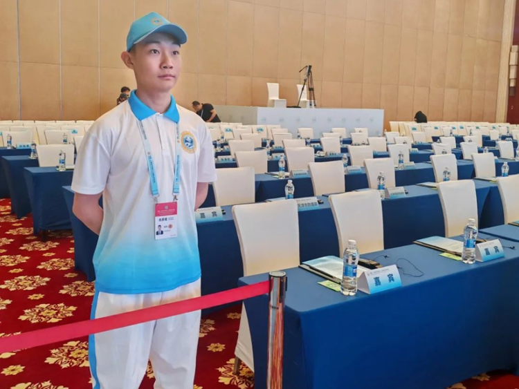 太阳城集团官方网站青年志愿者为上合作组织人工智能合作论坛提供高效服务_fororder_wps_doc_5